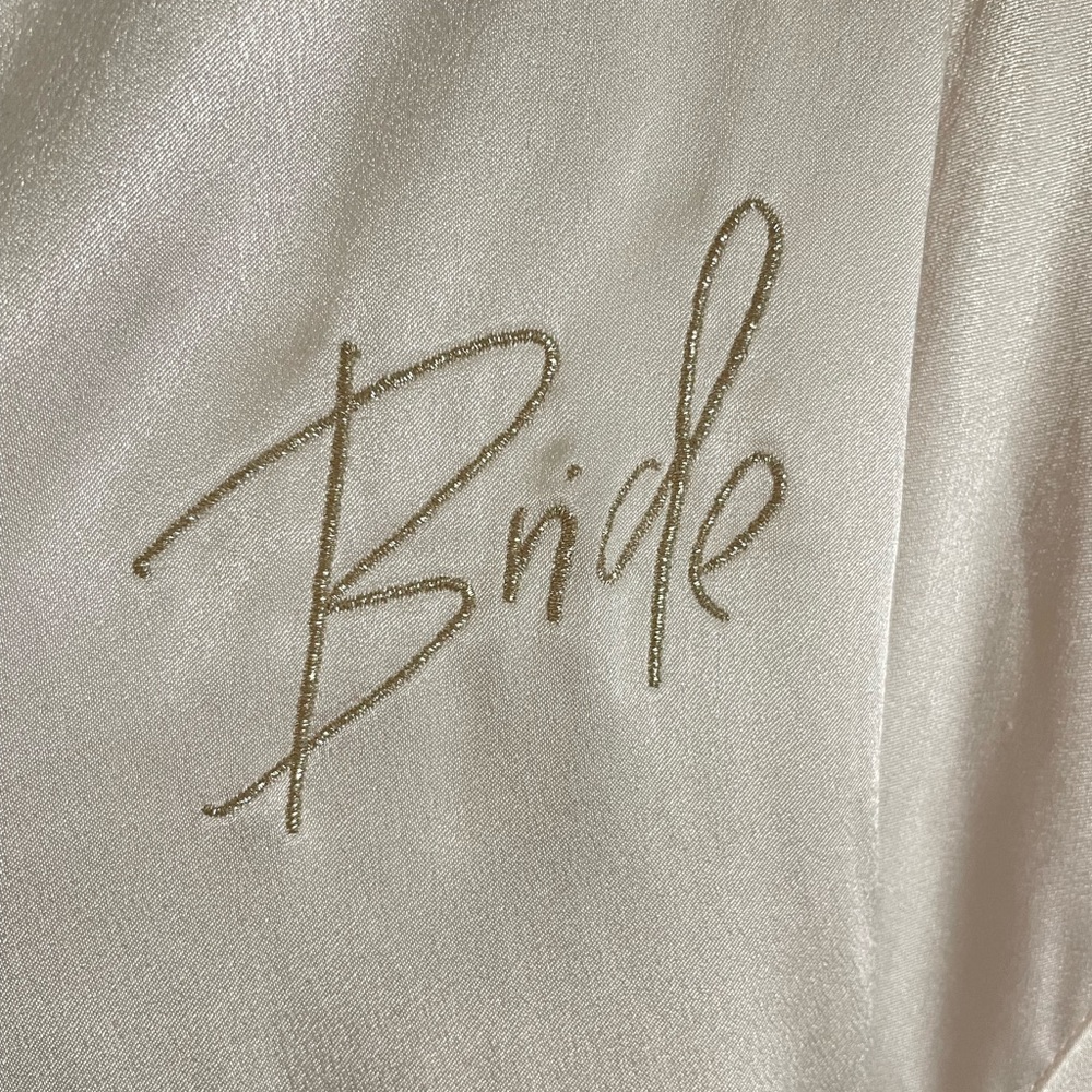 Victoria's Secret Satin Bride Wedding Kimono Robe - Ivory with Lace Trim - Picture 6 of 14